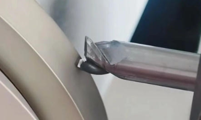 Brukte du fresen rett ut av esken? Hvordan kan det komme til at den chippet på bare en halvtime?