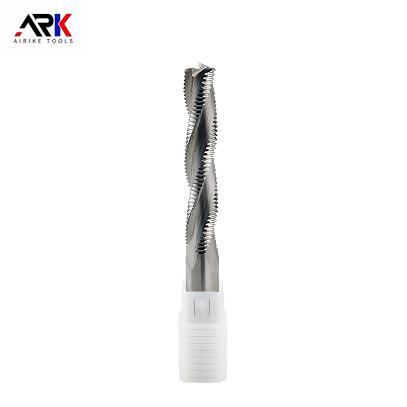 Er en trebearbeidende fres med spiral eller rett rille bedre for kantklipping?